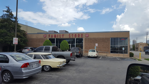 Thrift Store «The Salvation Army Family Store & Donation Center», reviews and photos, 2208 Washington Ave, Houston, TX 77007, USA