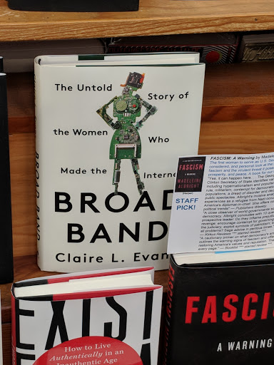 Book Store «Walden Pond Bookstore», reviews and photos, 3316 Grand Ave, Oakland, CA 94610, USA