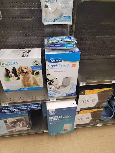 Pet Supply Store «Petco Animal Supplies», reviews and photos, 993 Branson Hills Pkwy, Branson, MO 65616, USA