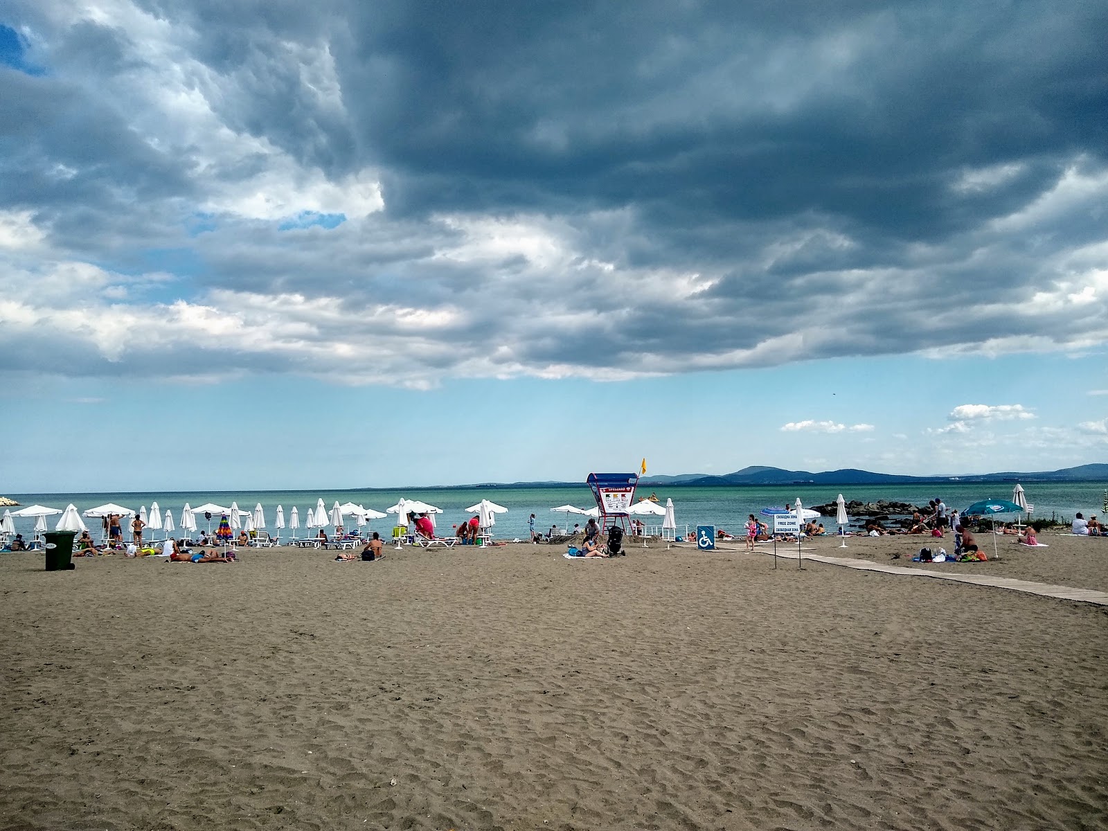 Φωτογραφία του Sarafovo beach παροχές περιοχής