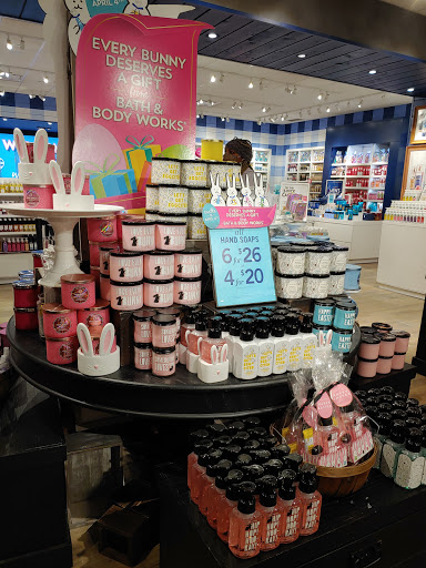 Beauty Supply Store «Bath & Body Works», reviews and photos, 4967 Stelton Rd, South Plainfield, NJ 07080, USA