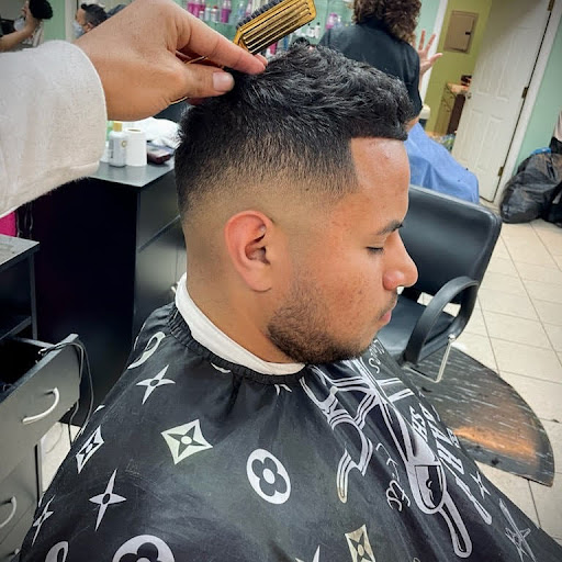 Beauty Salon «Kary Elys Hair Salon», reviews and photos, 111 N 6th St, Conroe, TX 77301, USA