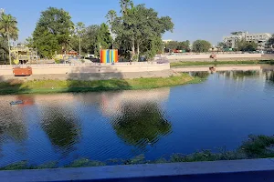 Haribhai Desai Muncipal Garden image