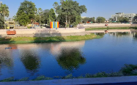 Haribhai Desai Muncipal Garden image