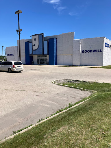 Thrift Store «Goodwill», reviews and photos