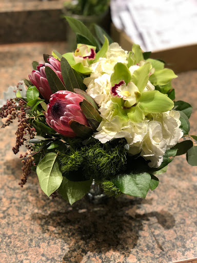 Florist «Bothell Florist», reviews and photos, 10021 NE 183rd St, Bothell, WA 98011, USA