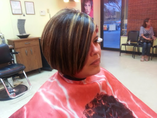 Beauty Salon «Cut N Curl Beauty Salon», reviews and photos, 6722 Hanley Rd, Tampa, FL 33634, USA