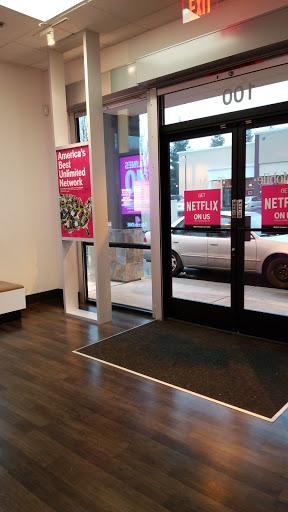 Cell Phone Store «T-Mobile», reviews and photos, 1290 E Bidwell St Suite 100, Folsom, CA 95630, USA