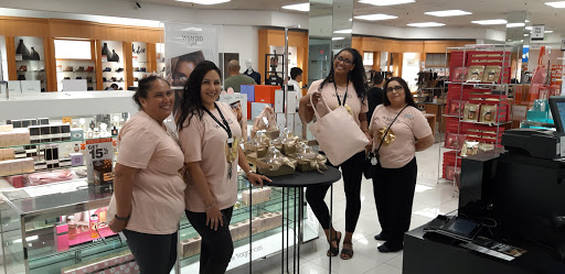 Shopping Mall «Visalia Mall», reviews and photos, 2031 S Mooney Blvd, Visalia, CA 93277, USA