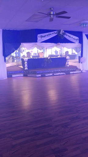 Shopping Mall «Great Western Shopping Center», reviews and photos, 240 N Wilson Rd, Columbus, OH 43204, USA