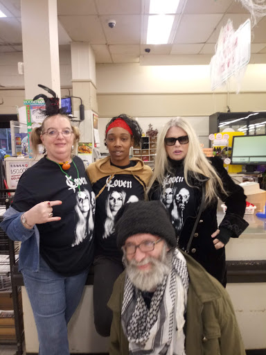 Grocery Store «Safeway Foods», reviews and photos, 5602 N Illinois St, Indianapolis, IN 46208, USA