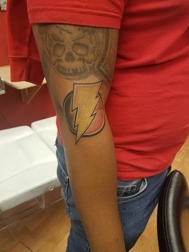 Tattoo Shop «Head 2 Toe Tattoos», reviews and photos, 3008 W Lawrence Ave, Chicago, IL 60625, USA