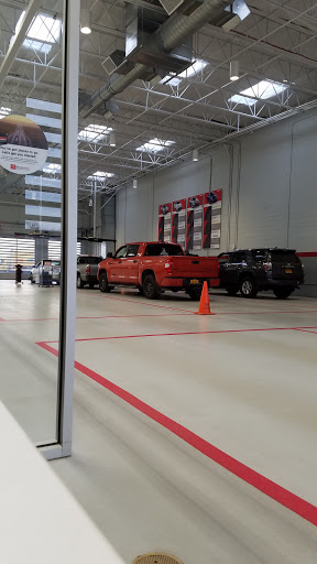 Toyota Dealer «Sunrise Toyota», reviews and photos, 3984 Sunrise Hwy, Oakdale, NY 11769, USA