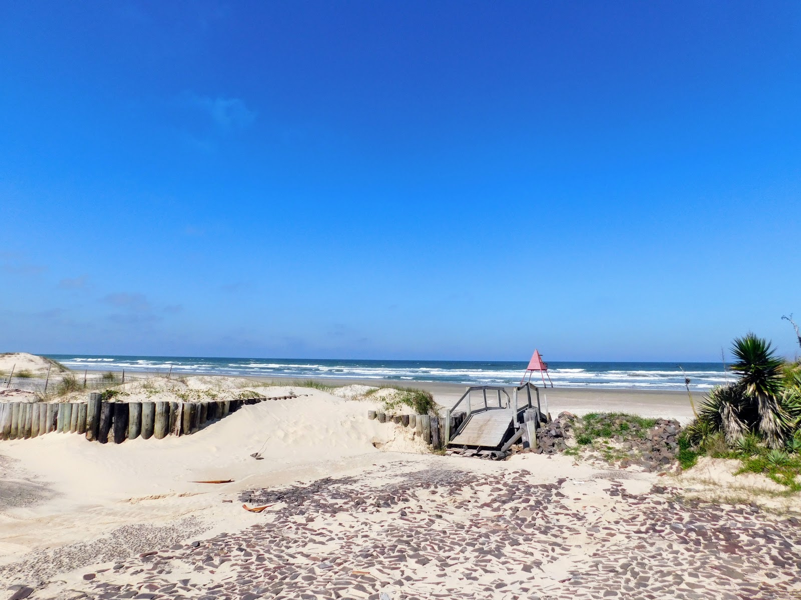 Foto de Praia Maristela com alto nível de limpeza