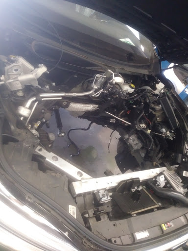 Car Dealer «Volvo of Orange County», reviews and photos, 1400 S Dan Gurney Dr, Santa Ana, CA 92705, USA