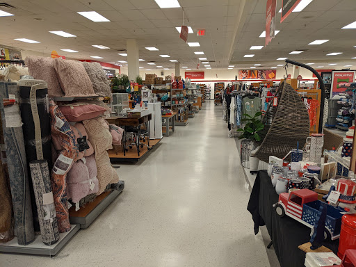 Department Store «T.J. Maxx», reviews and photos, 700 Broadway, Westwood, NJ 07675, USA