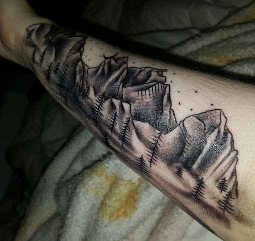 Tattoo Shop «Lucky Horseshoe Tattoo», reviews and photos, 1426 N Main St, Fort Worth, TX 76164, USA