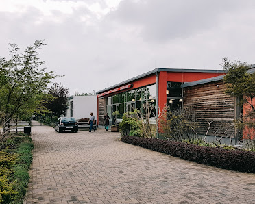 - Milchladen Sydower Feld 1, 16359 Biesenthal, Deutschland