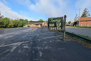 Towne Tavern image