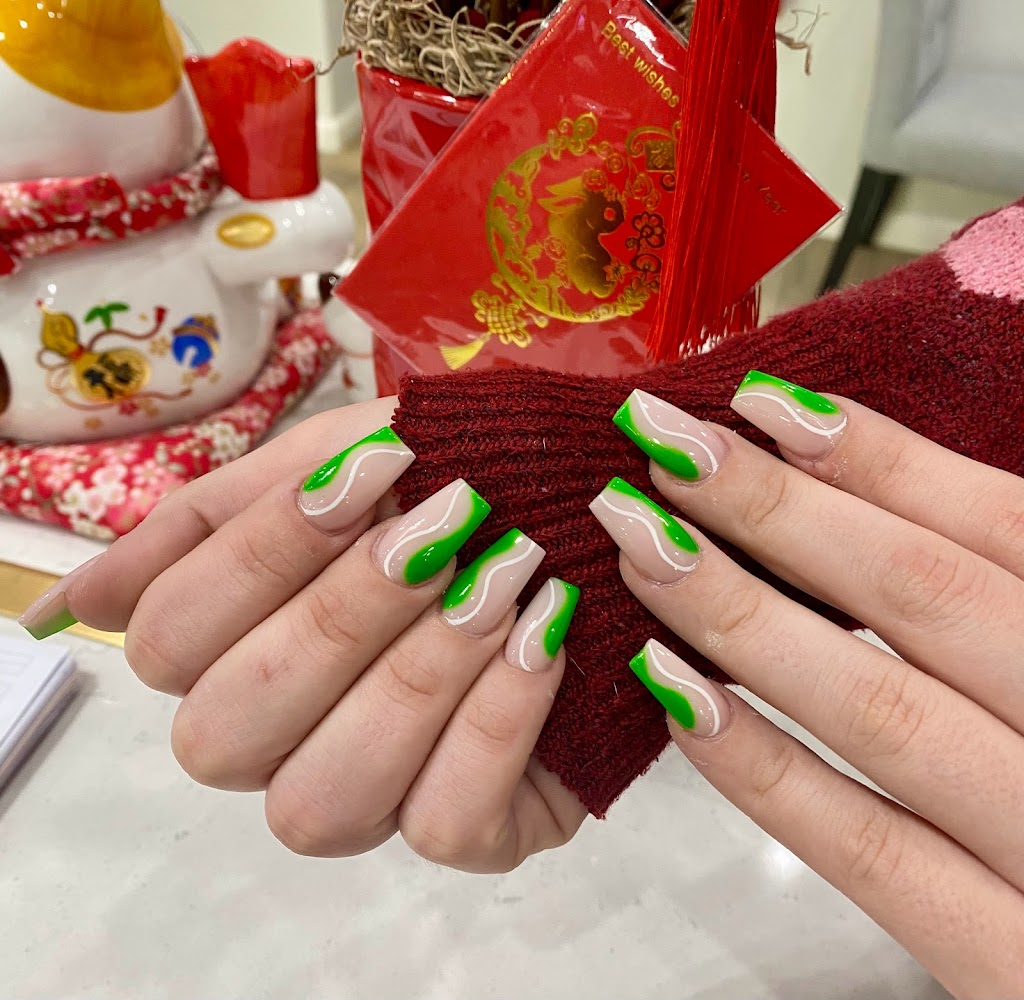 ROYAL NAIL BAR 77357