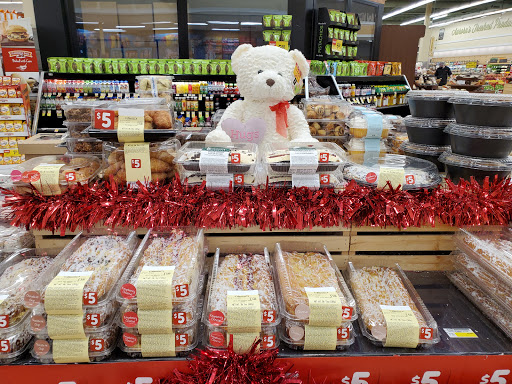 Grocery Store «Jewel-Osco», reviews and photos, 1157 N Eola Rd, Aurora, IL 60502, USA