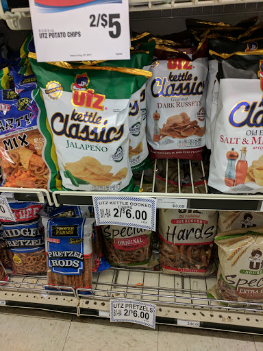 Supermarket «Elyria Apples», reviews and photos, 230 N Abbe Rd, Elyria, OH 44035, USA