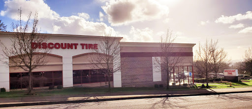 Tire Shop «Discount Tire Store - Tigard, OR», reviews and photos, 11462 SW Pacific Hwy, Tigard, OR 97223, USA