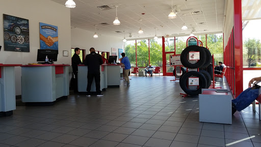 Tire Shop «Discount Tire Store - McKinney, TX», reviews and photos, 2751 S Central Expy, McKinney, TX 75070, USA