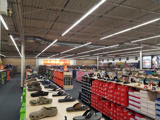 Outlet Mall «Ohio Station Outlets», reviews and photos, 9911 Avon Lake Rd, Burbank, OH 44214, USA