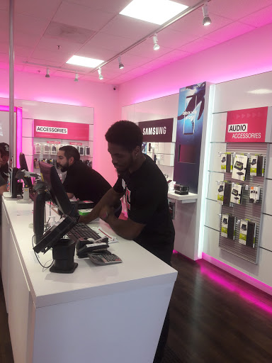 Cell Phone Store «T-Mobile», reviews and photos, 3195 Zinfandel Dr #2, Rancho Cordova, CA 95670, USA