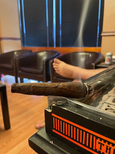 Tobacco Shop «Cigar Palace», reviews and photos, 4815 Eisenhower Ave # A, Alexandria, VA 22304, USA