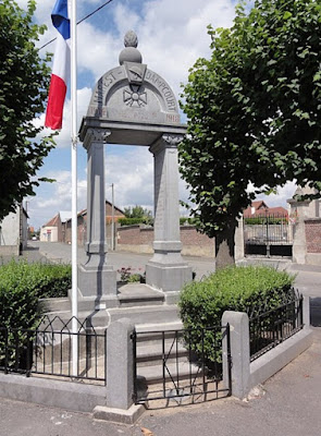 Monument aux morts de Marest-Dampcourt à Marest-Dampcourt