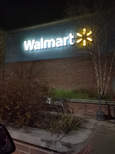 Department Store «Walmart Supercenter», reviews and photos, 970 Gehringer Dr, Fowlerville, MI 48836, USA