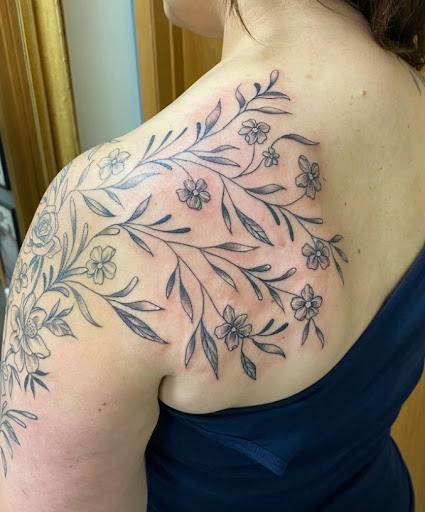 Explore traditional knee tattoo ideas, creative tattoo ideas in Woodstock, available at Lost Lagoon Tattoo