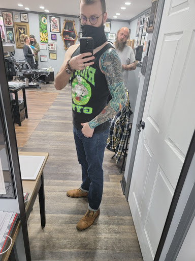 Tattoo Shop «Skin Tight Tattoo», reviews and photos, 1162 Old State Rte 74, Batavia, OH 45103, USA