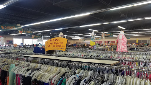 Thrift Store «Thrift Town», reviews and photos, 3900 Menaul Blvd NE, Albuquerque, NM 87110, USA