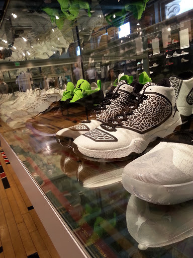 Clothing Store «Nike San Francisco», reviews and photos, 278 Post St, San Francisco, CA 94108, USA