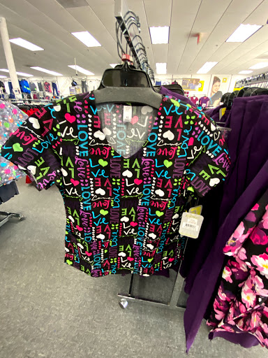 Uniform Store «Scrub Pro Uniforms & Gallo Clothing», reviews and photos, 78 Mountain Rd, Glen Burnie, MD 21060, USA
