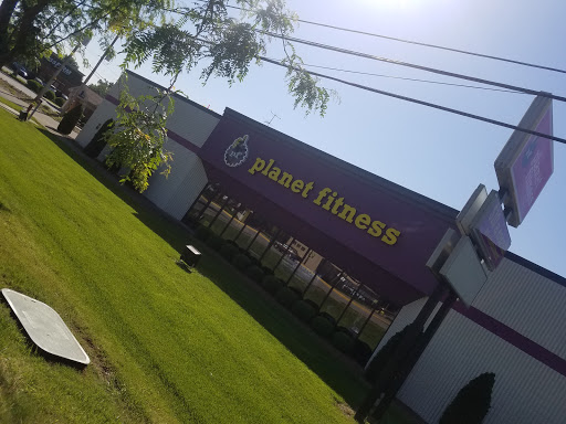 Gym «Planet Fitness», reviews and photos, 516 E Lewis and Clark Pkwy, Clarksville, IN 47129, USA