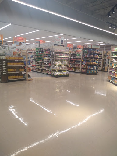 Grocery Store «Strack & VanTil Food Market», reviews and photos, 2168 W US Hwy 30, Valparaiso, IN 46385, USA