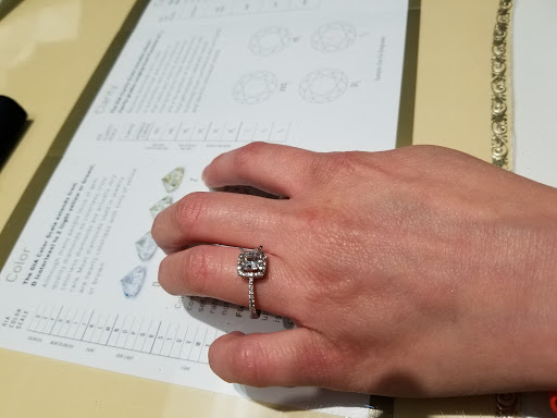 Jewelry Store «Barmakian Jewelers», reviews and photos, 300 Daniel Webster Hwy, Nashua, NH 03060, USA