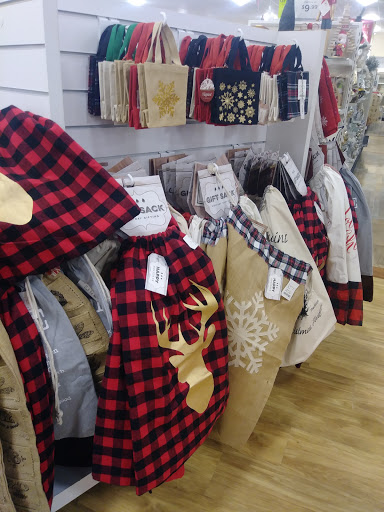 Department Store «HomeGoods», reviews and photos, 11100 W Burleigh St #140, Wauwatosa, WI 53222, USA