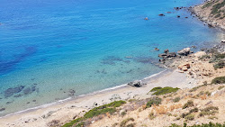 Photo de Karavet Beach zone sauvage