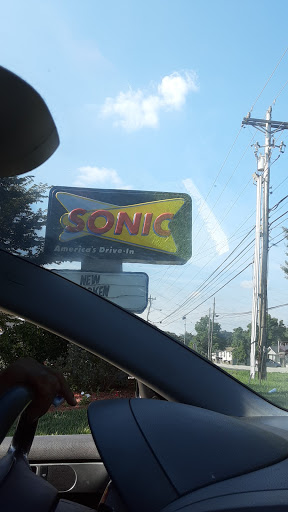 Fast Food Restaurant «Sonic Drive-In», reviews and photos, 1598 N Main St, Crossville, TN 38555, USA