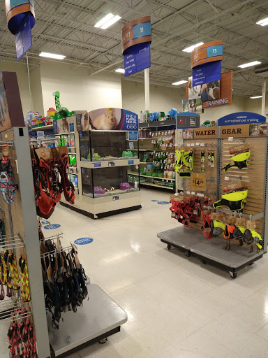 Pet Supply Store «PetSmart», reviews and photos, 105 Wagner Rd, Monaca, PA 15061, USA