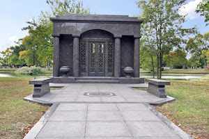 Oak Woods Cemetery