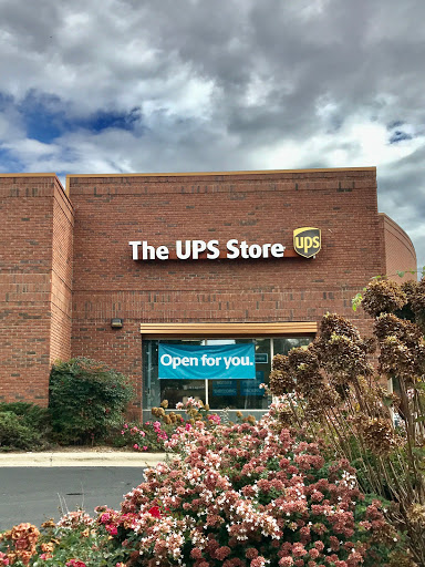 Mejor Notaría The UPS Store-Asheville-4