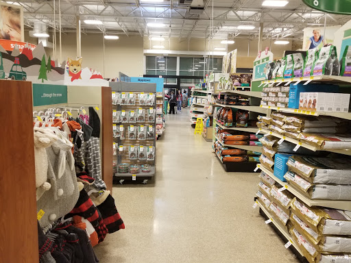 Pet Supply Store «PetSmart», reviews and photos, 1130 SE Everett Mall Way, Everett, WA 98208, USA