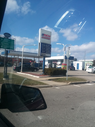 Rich, 221 E Main St, Owosso, MI 48867, USA, 