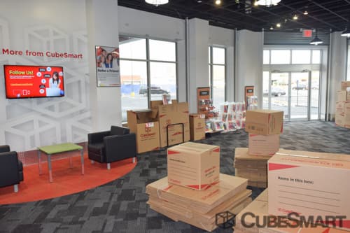 Self-Storage Facility «CubeSmart Self Storage», reviews and photos, 41-06 Delong St, Flushing, NY 11355, USA